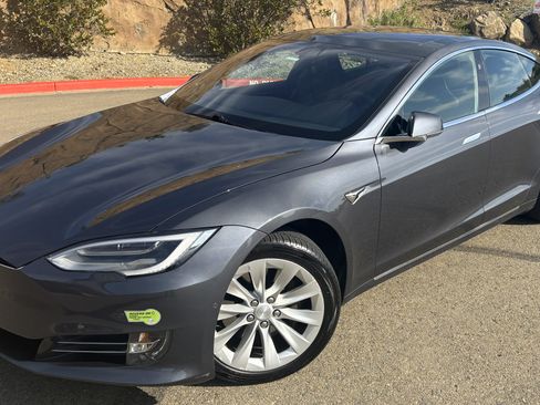 Used 2018 Tesla Model S 100D image 6