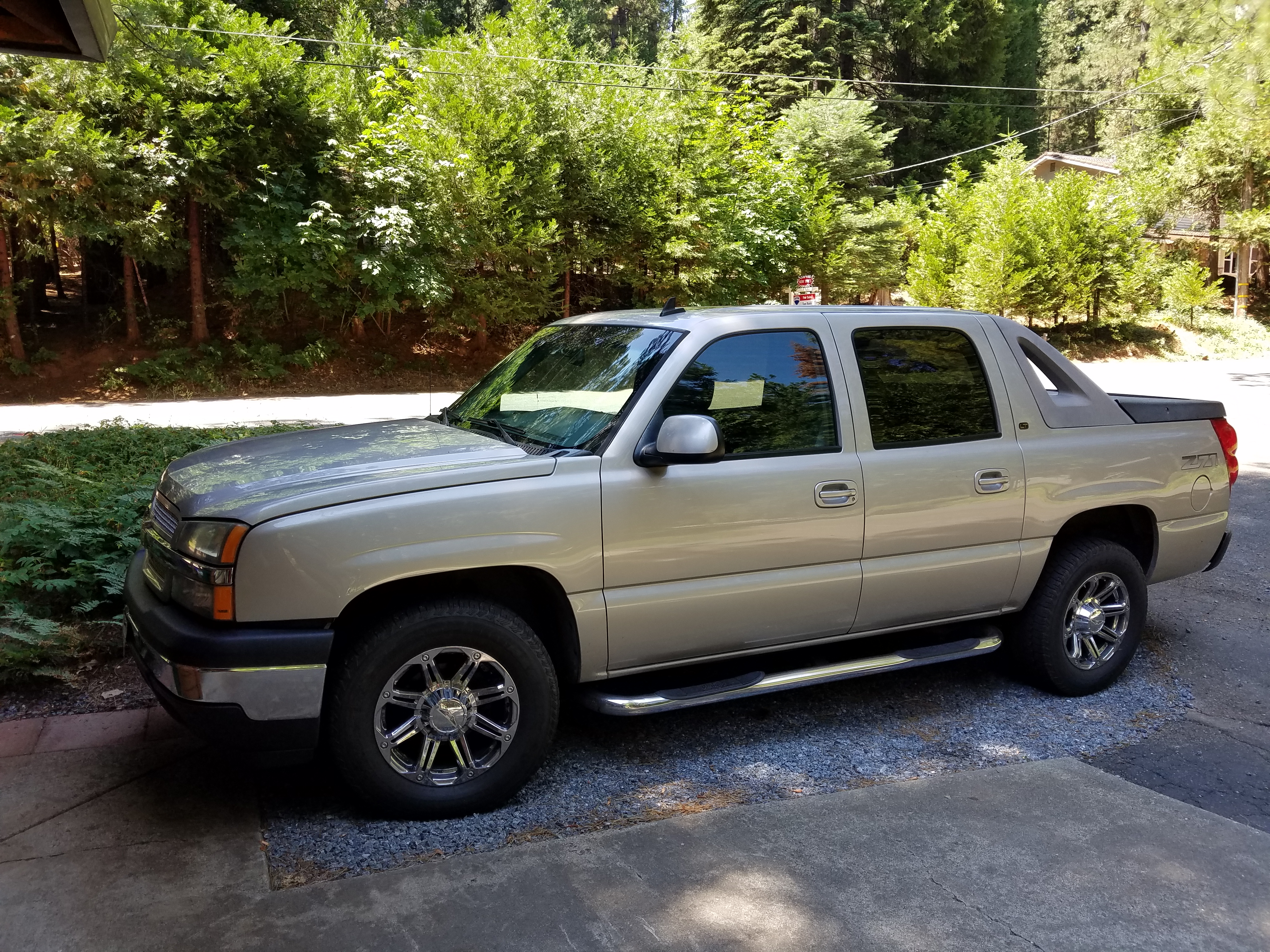 Used 2006 Chevrolet Avalanche Z71 w/ Sun And Sound Package AWD/4WD image 10