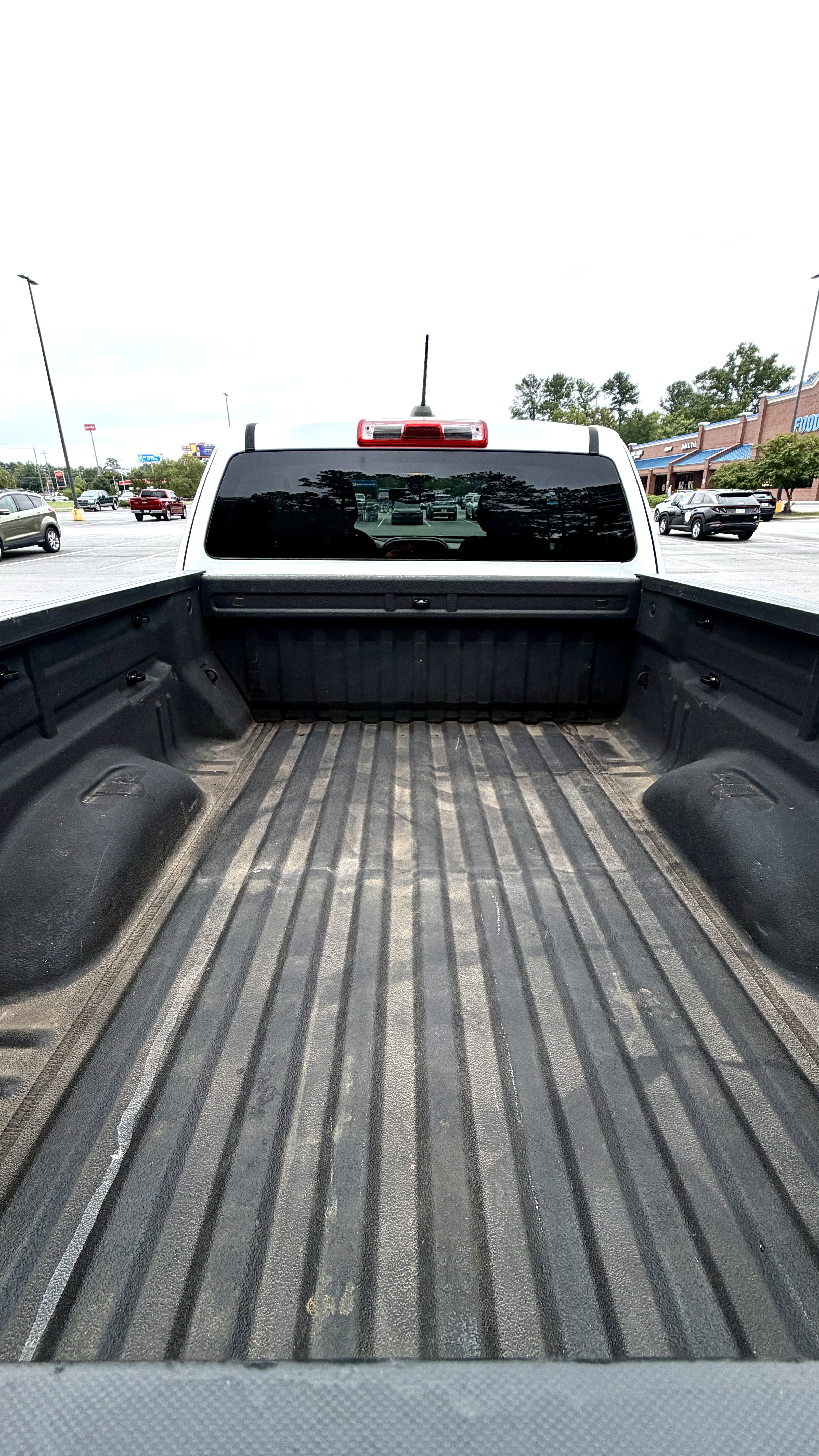 Used 2020 Chevrolet Colorado W/T w/ Custom Special Edition RWD image 11