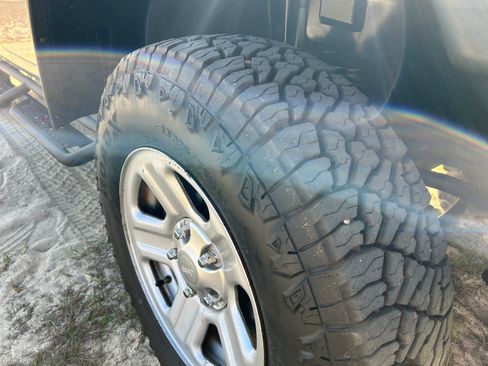 Used 2016 Jeep Wrangler Unlimited Sport image 12