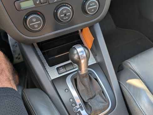 Used 2008 Volkswagen R32 image 13