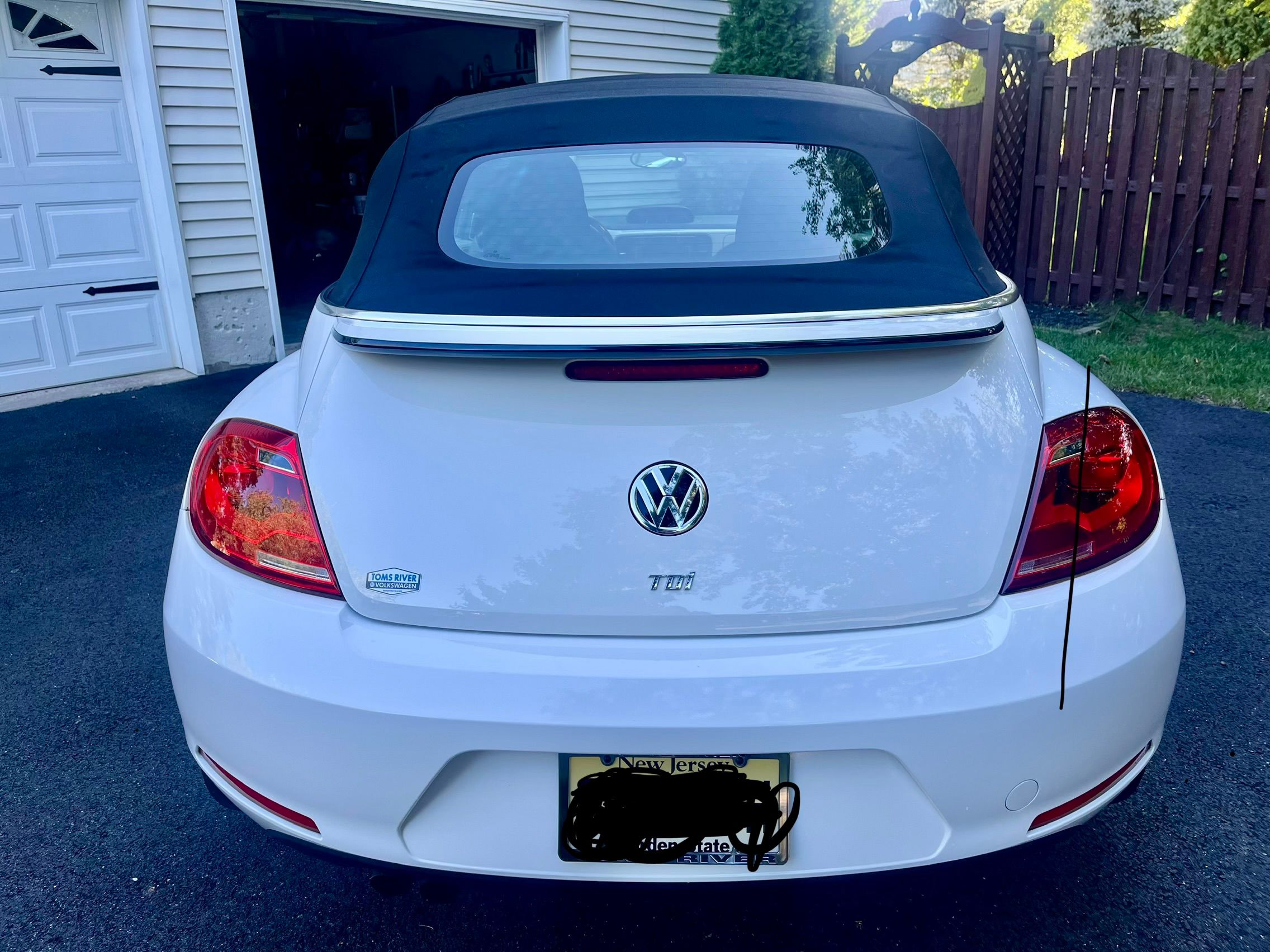 Used 2013 Volkswagen Beetle TDI FWD image 13