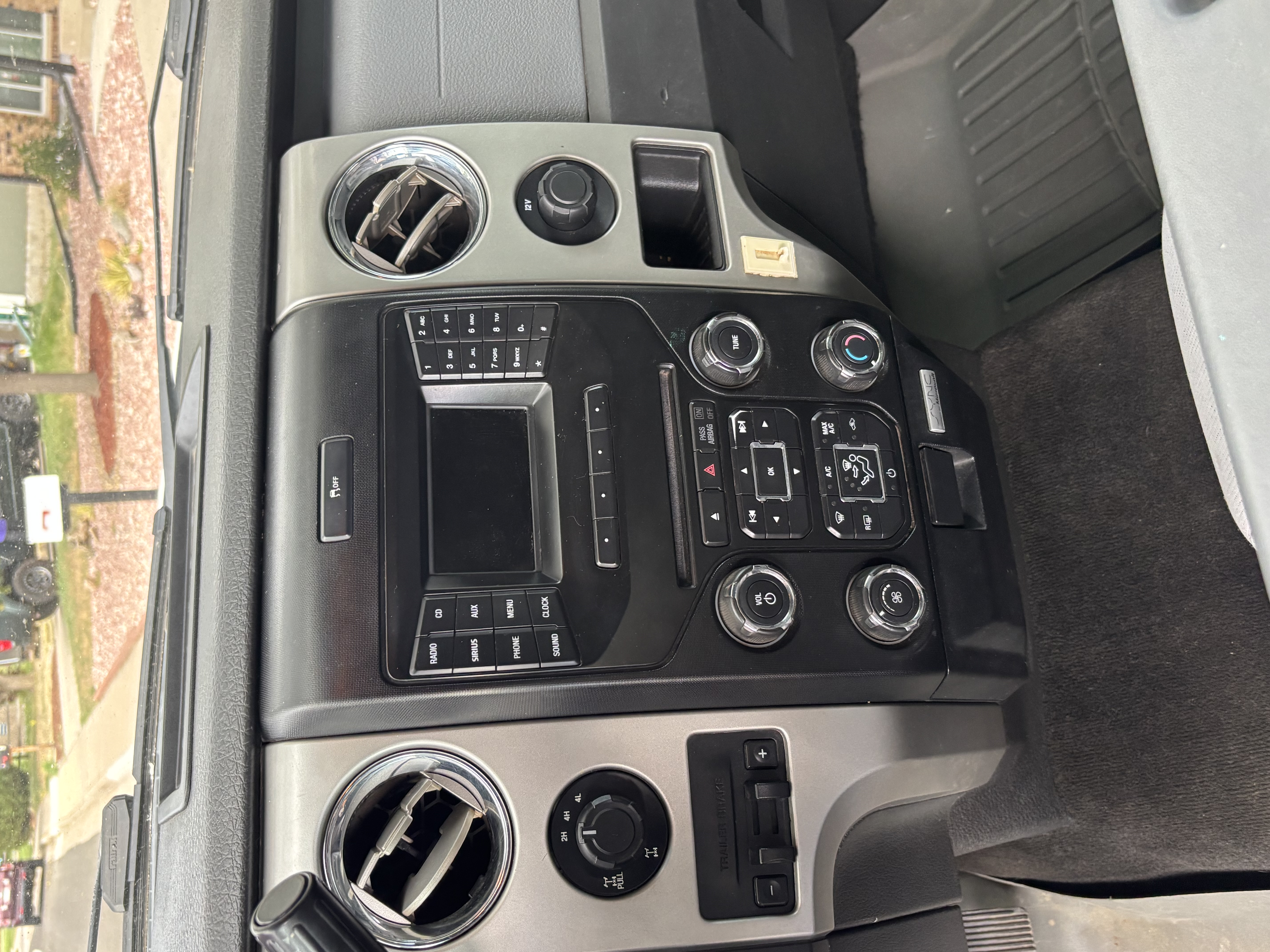 Used 2014 Ford F150 XLT w/ Equipment Group 302A Luxury AWD/4WD image 9