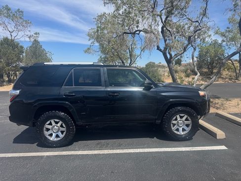 Used 2015 Toyota 4Runner Trail AWD/4WD image 4