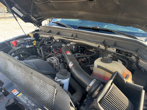 Used 2016 Ford F250 XLT w/ XLT Premium Package image 9