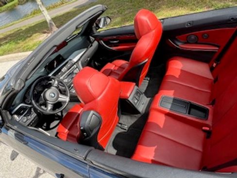 Used 2015 BMW M4 Convertible 2D image 11