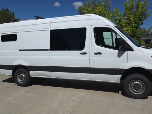 Used 2019 Mercedes-Benz Sprinter 4x4 170 image 2