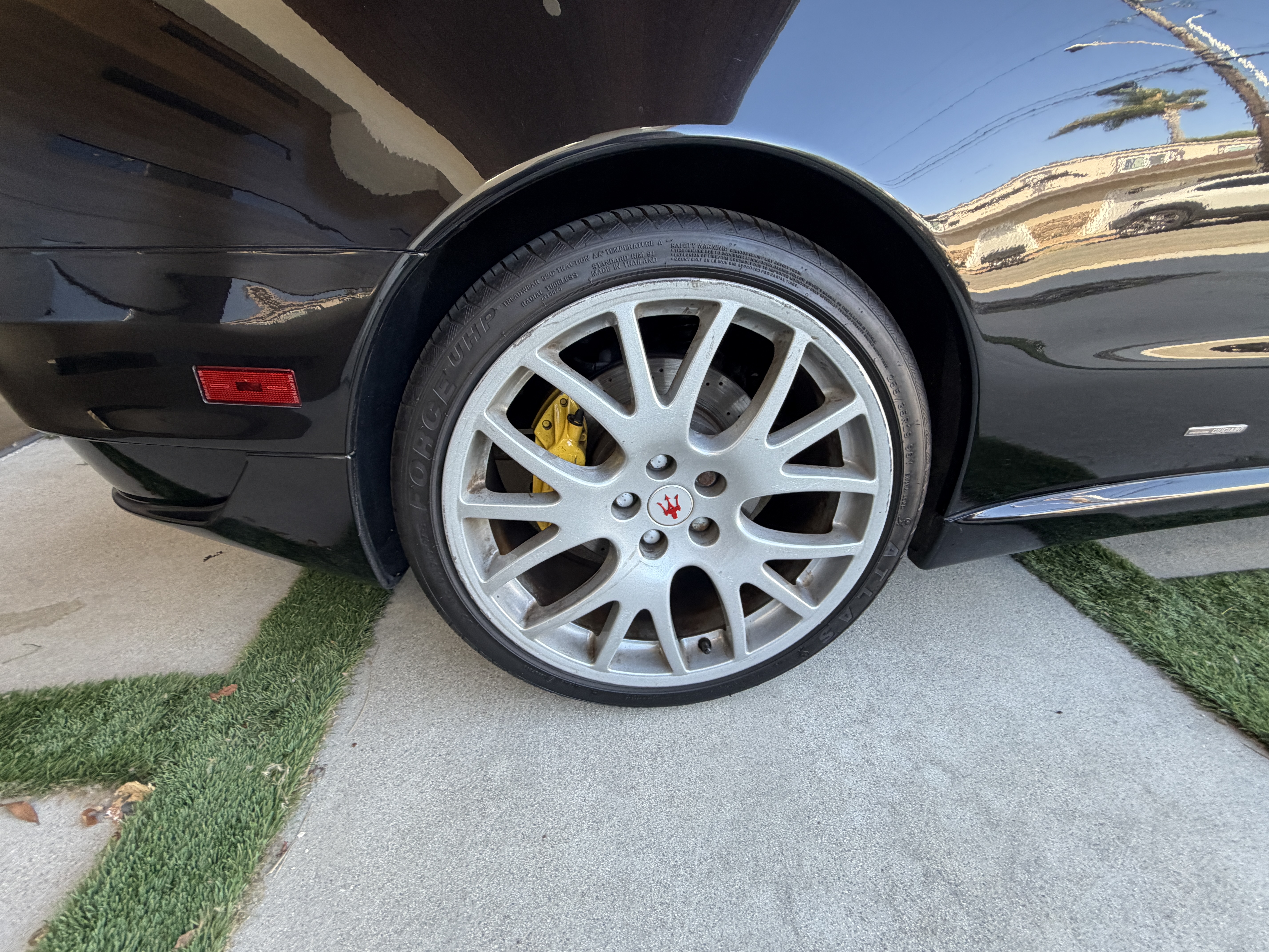 Used 2005 Maserati GranSport Coupe RWD image 25
