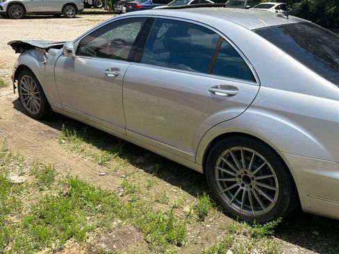 Used 2010 Mercedes-Benz S 550 image 1