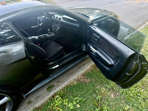 Used 2015 Ford Mustang Coupe w/ Equipment Group 051A RWD image 11