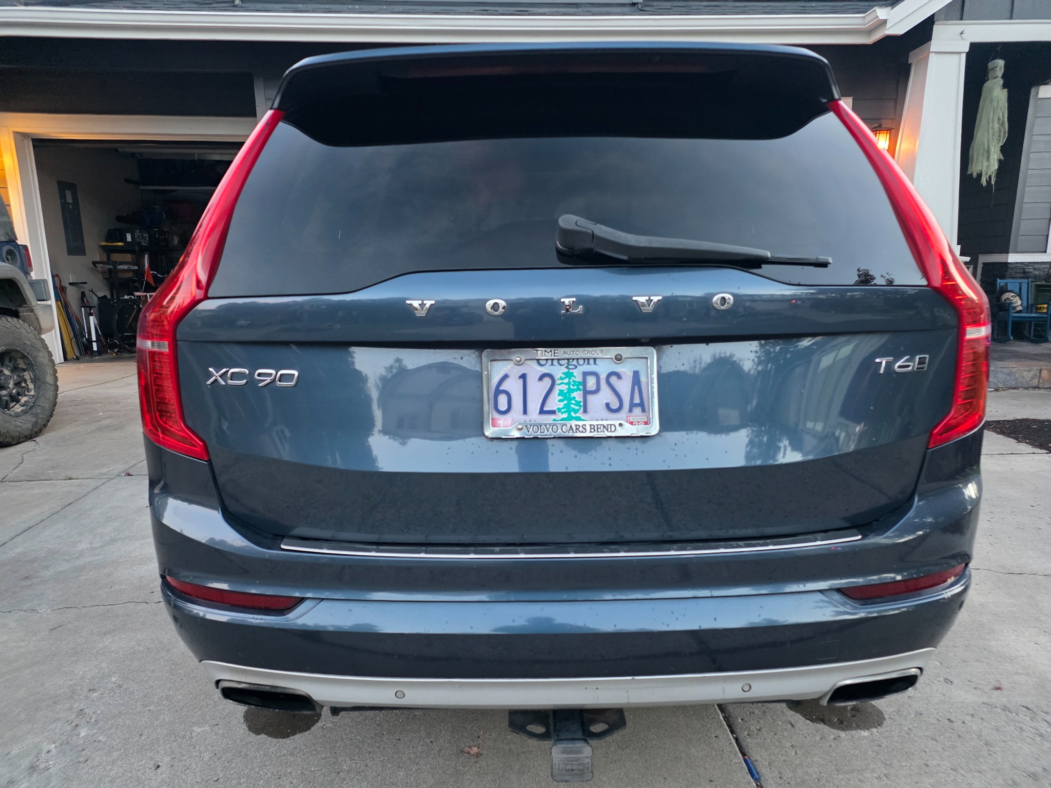 Used 2018 Volvo XC90 T6 Momentum w/ Momentum Plus Package AWD/4WD image 5