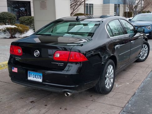 Used 2011 Buick Lucerne CXL image 2