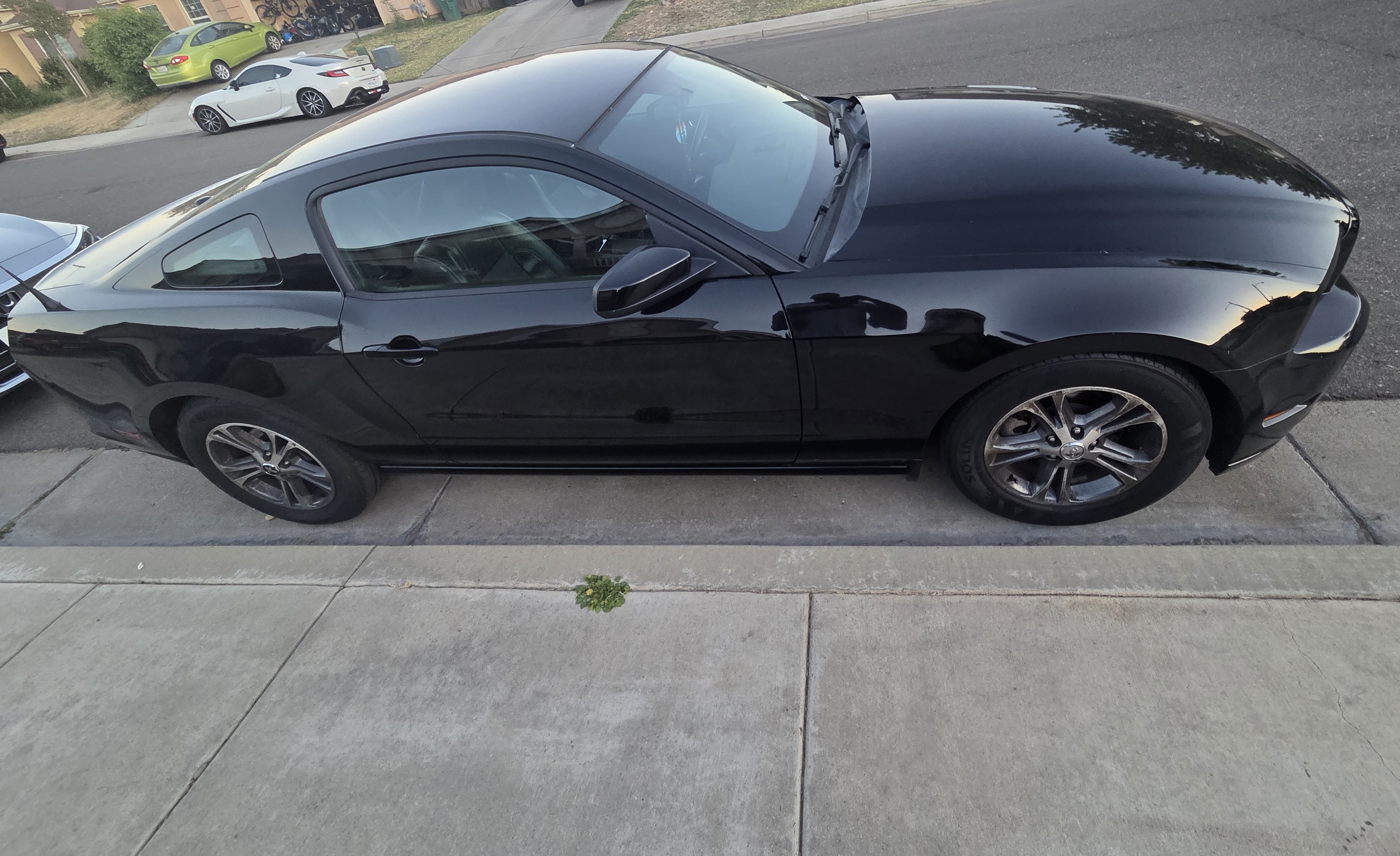 Used 2014 Ford Mustang Premium RWD image 9