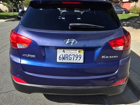 Used 2011 Hyundai Tucson GLS image 4