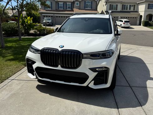 Used 2021 BMW X7 M50i w/ Executive Package AWD/4WD image 2