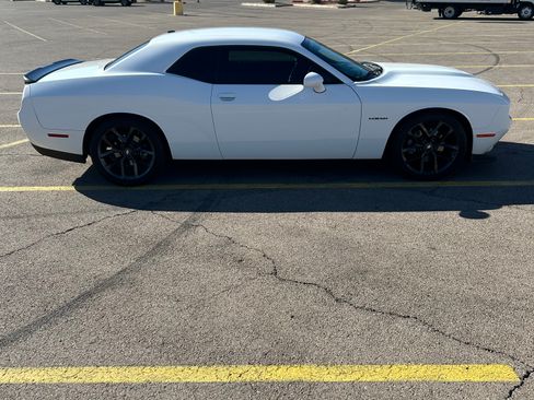 Used 2022 Dodge Challenger R/T w/ Blacktop Package image 9