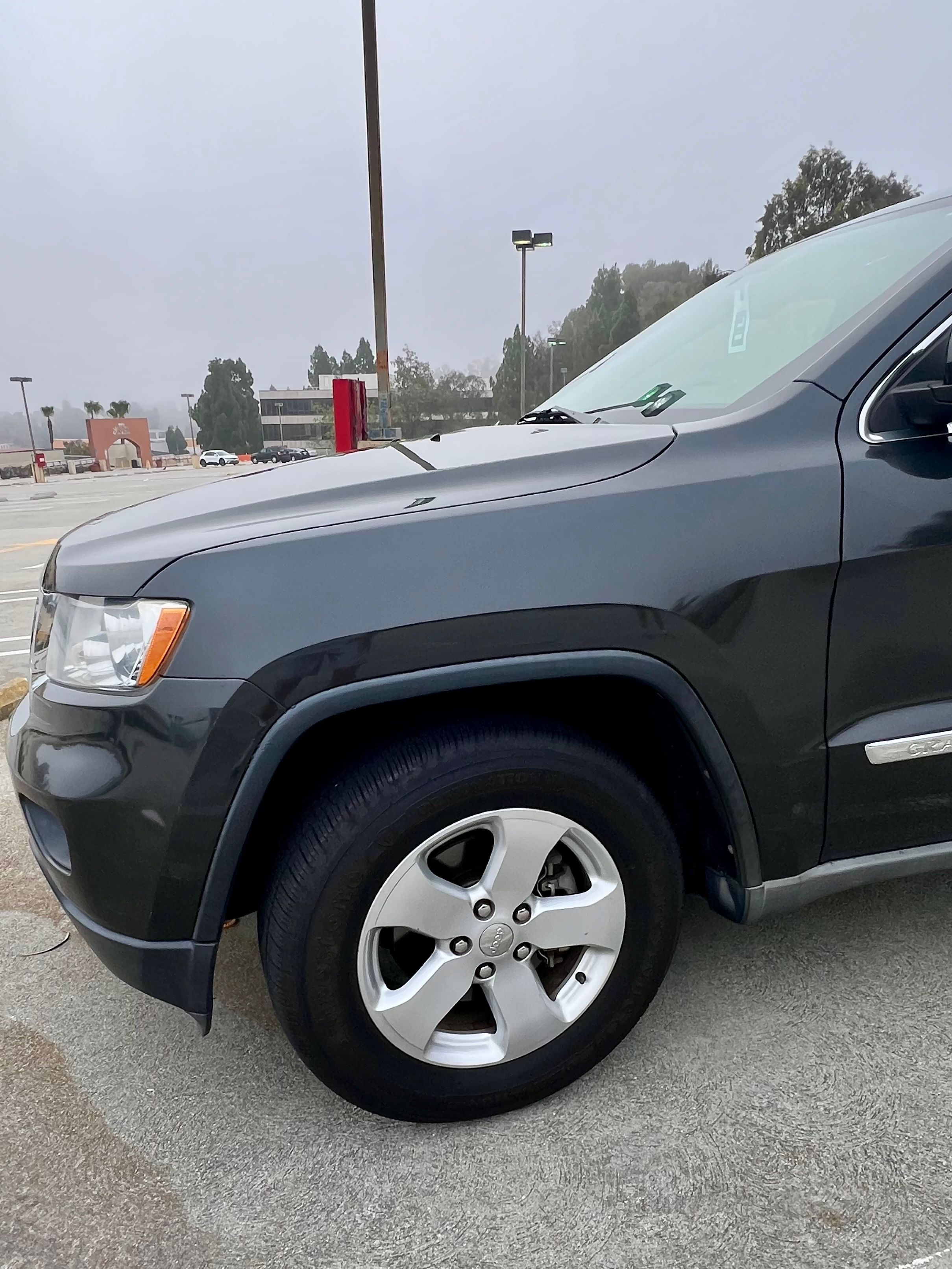Used 2011 Jeep Grand Cherokee Laredo RWD image 8