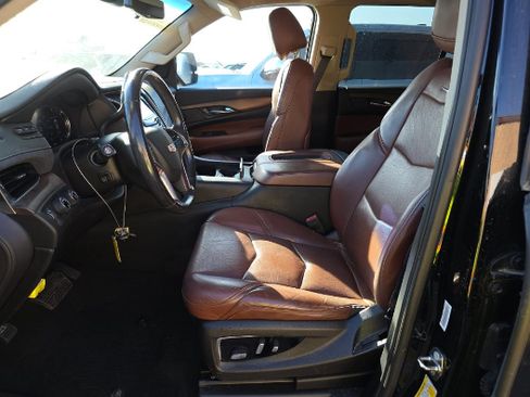 Used 2018 Cadillac Escalade Luxury w/ LPO, Radiant Package AWD/4WD image 12