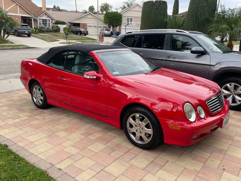 Used 2001 Mercedes-Benz CLK 320 Cabriolet image 1