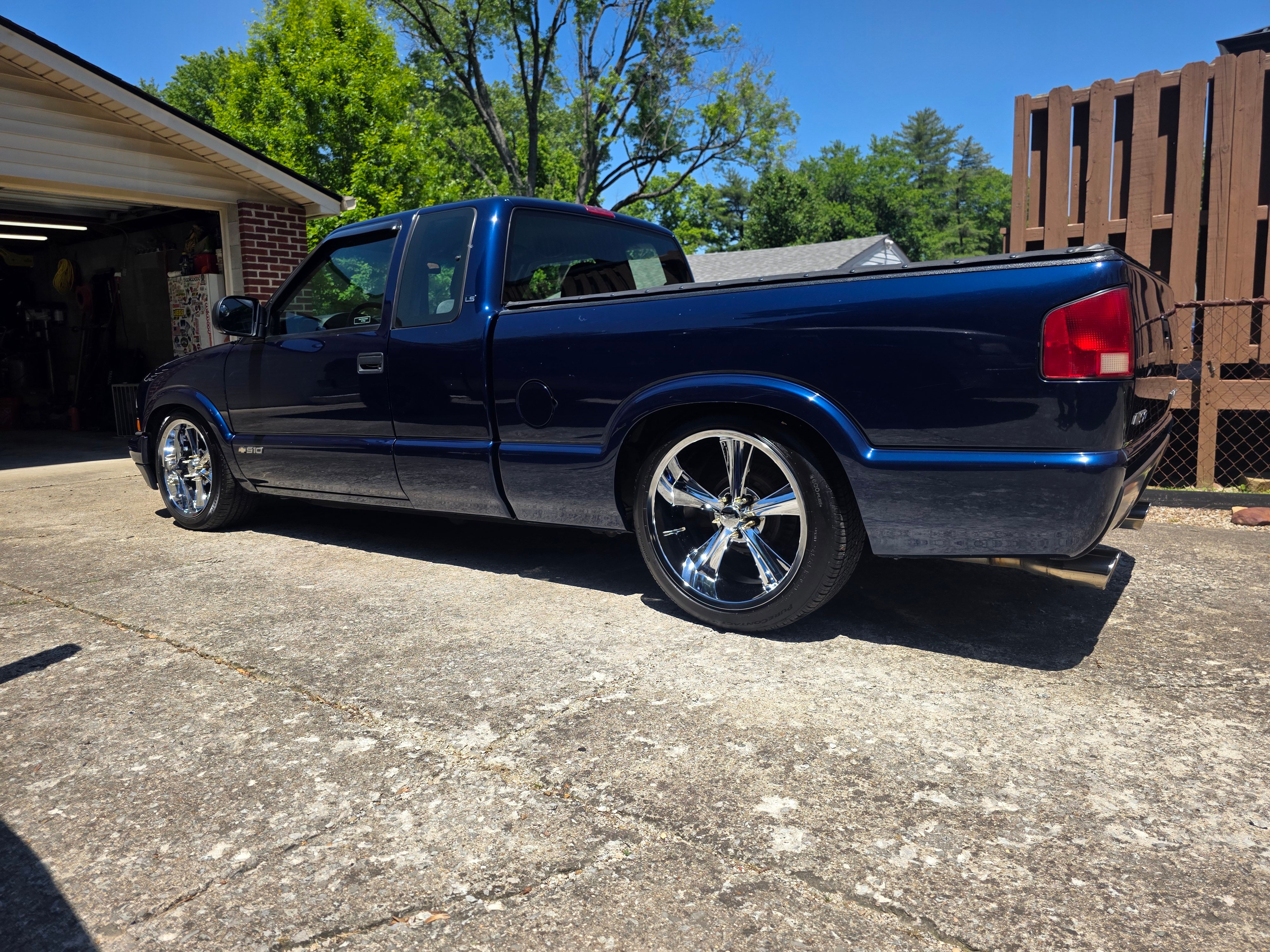 Used 2000 Chevrolet S10 Pickup LS w/ Preferred Equipment Group RWD image 2
