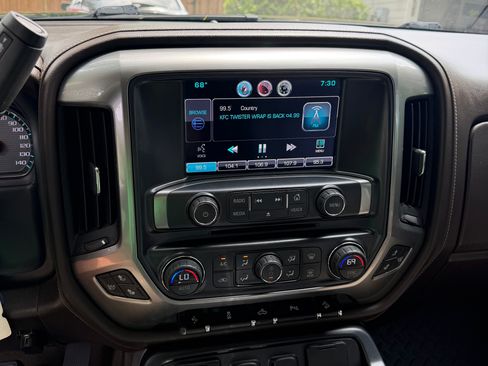 Used 2015 Chevrolet Silverado 1500 LTZ Z71 w/ LTZ Plus Package image 9