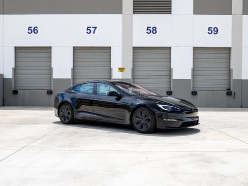 Used 2024 Tesla Model S Plaid AWD/4WD image 9