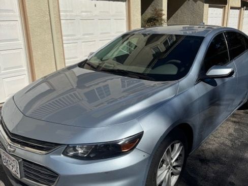 Used 2017 Chevrolet Malibu LT image 9