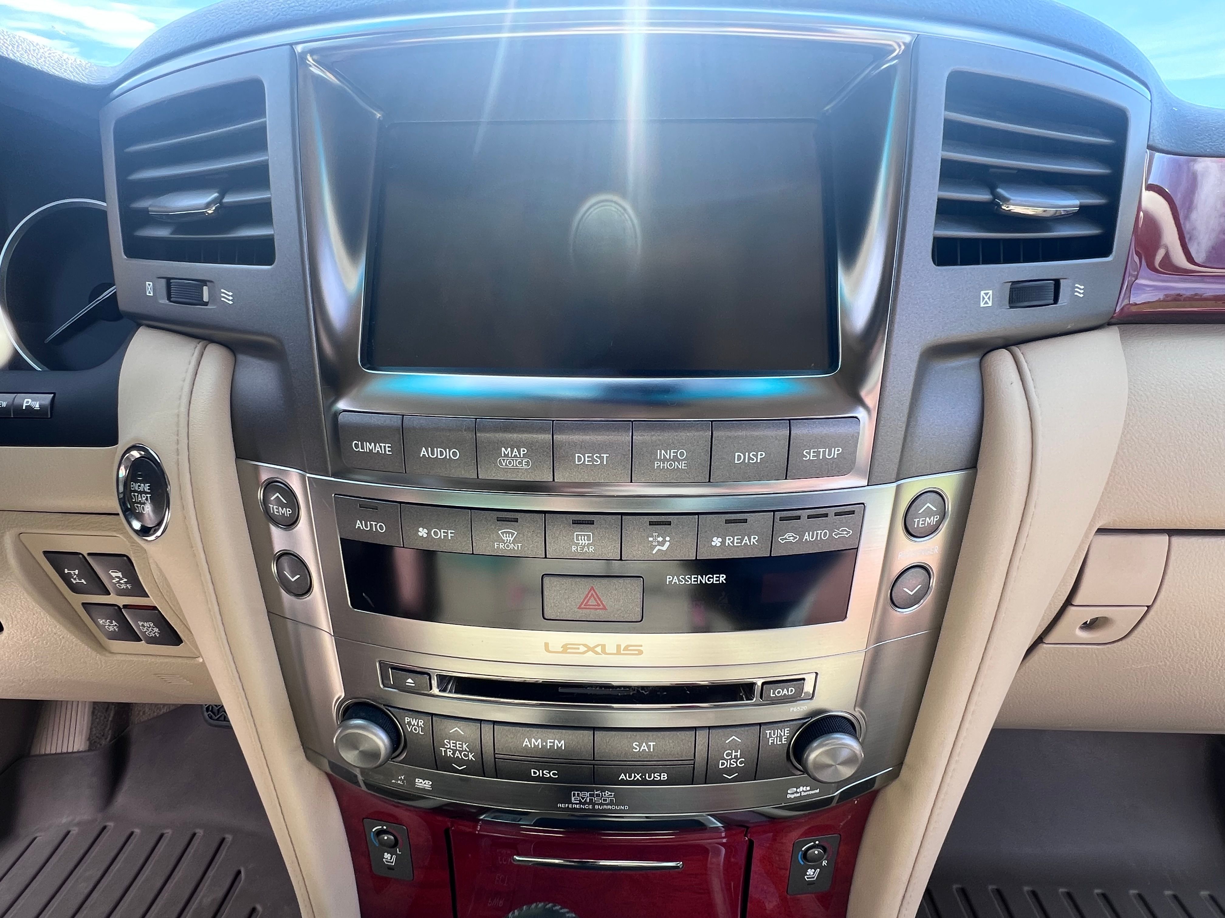 Used 2010 Lexus LX 570 4WD image 19