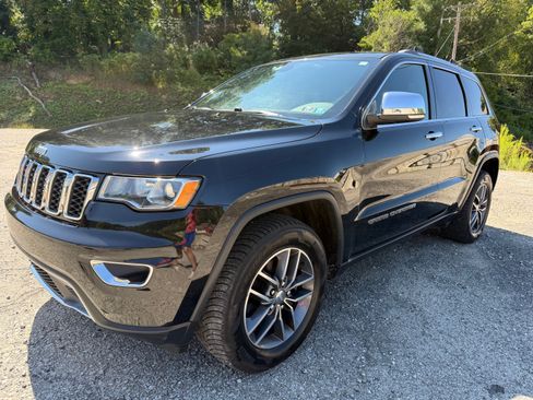 Used 2018 Jeep Grand Cherokee Limited AWD/4WD image 9