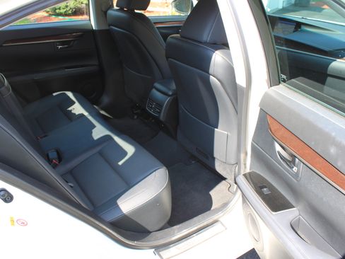 Used 2017 Lexus ES 350 w/ Navigation System Package FWD image 6