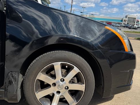 Used 2011 Nissan Sentra 2.0 SR w/ Special Edition Pkg image 11