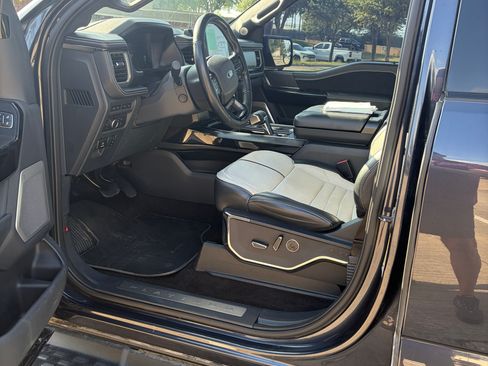 Used 2022 Ford F150 Lightning Platinum AWD/4WD image 12
