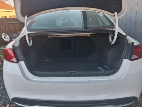 Used 2015 Chrysler 200 Limited w/ Convenience Group image 8