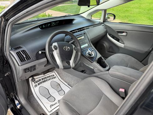 Used 2010 Toyota Prius Two image 16