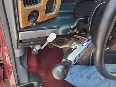 Used 1993 Ford E-150 and Econoline 150 image 9