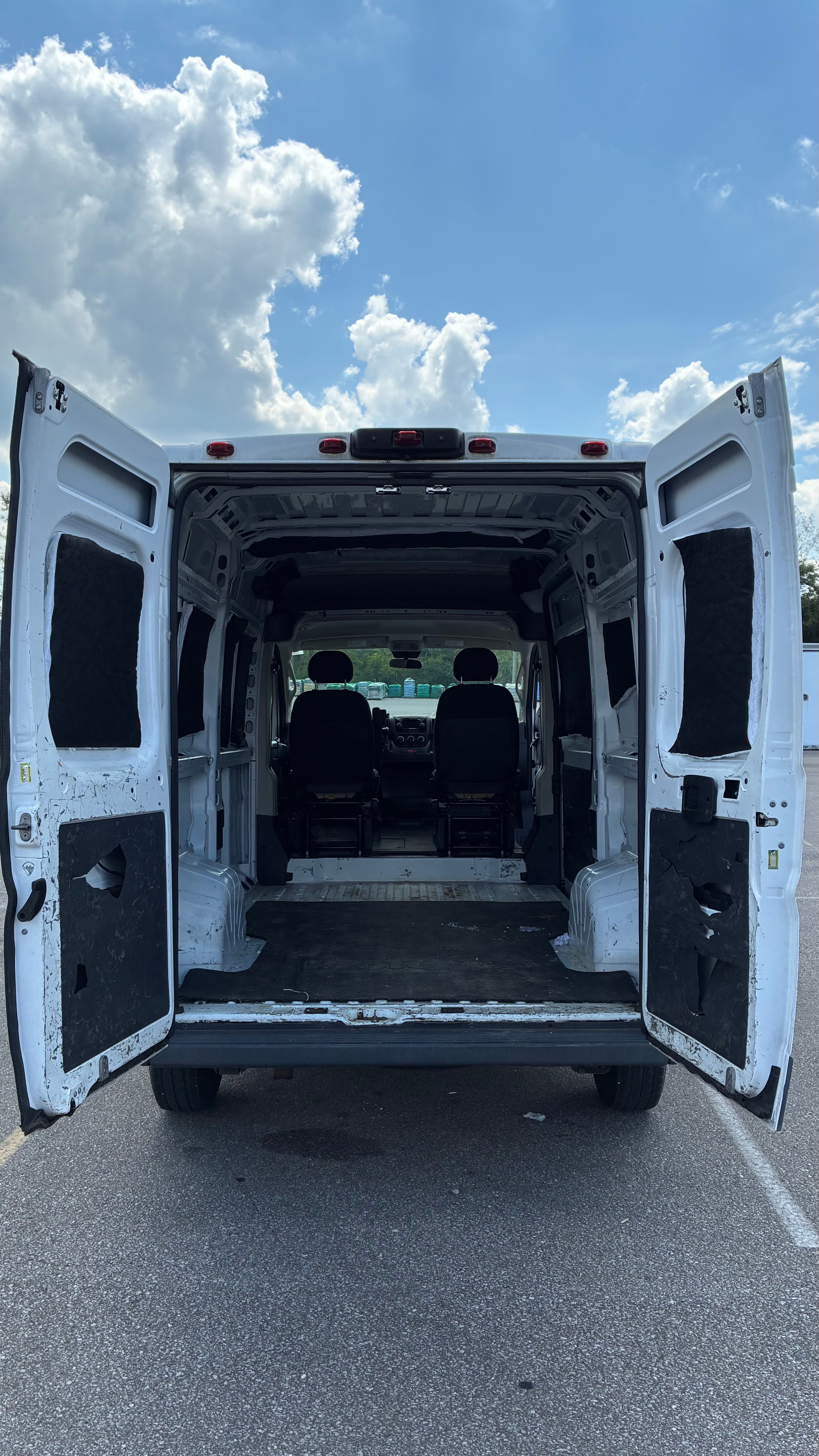 Used 2018 RAM ProMaster 2500 FWD image 9