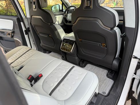 Used 2023 Rivian R1S Adventure AWD/4WD image 11