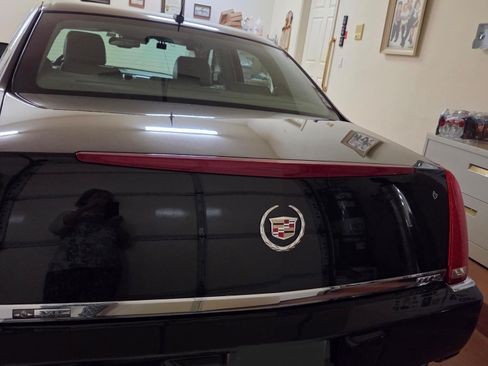 Used 2008 Cadillac DTS Performance image 4