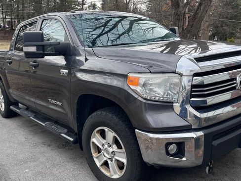 Used 2016 Toyota Tundra SR5 w/ SR5 Upgrade Package image 5