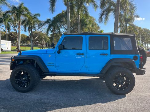 Used 2017 Jeep Wrangler Unlimited Sport image 4