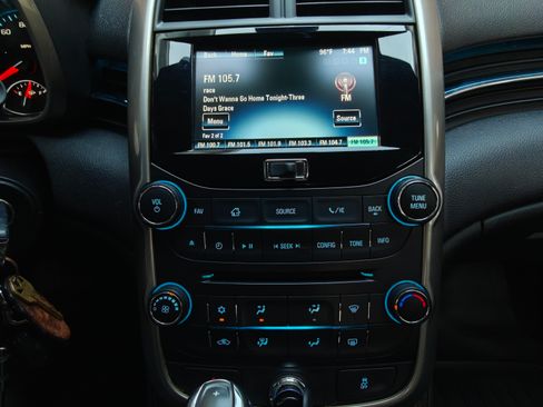 Used 2016 Chevrolet Malibu LT FWD image 14