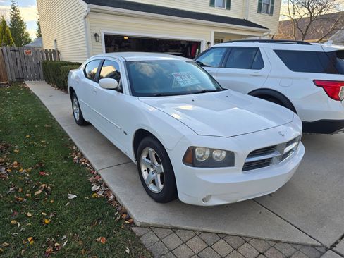 Used 2010 Dodge Charger SXT image 5