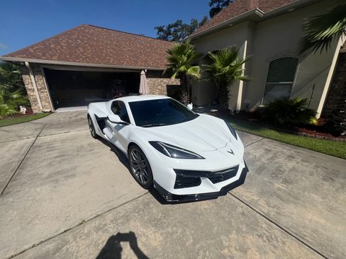 Used 2025 Chevrolet Corvette Z06 w/ Z07 Performance Package RWD image 25