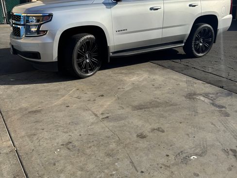 Used 2017 Chevrolet Tahoe LS RWD image 2