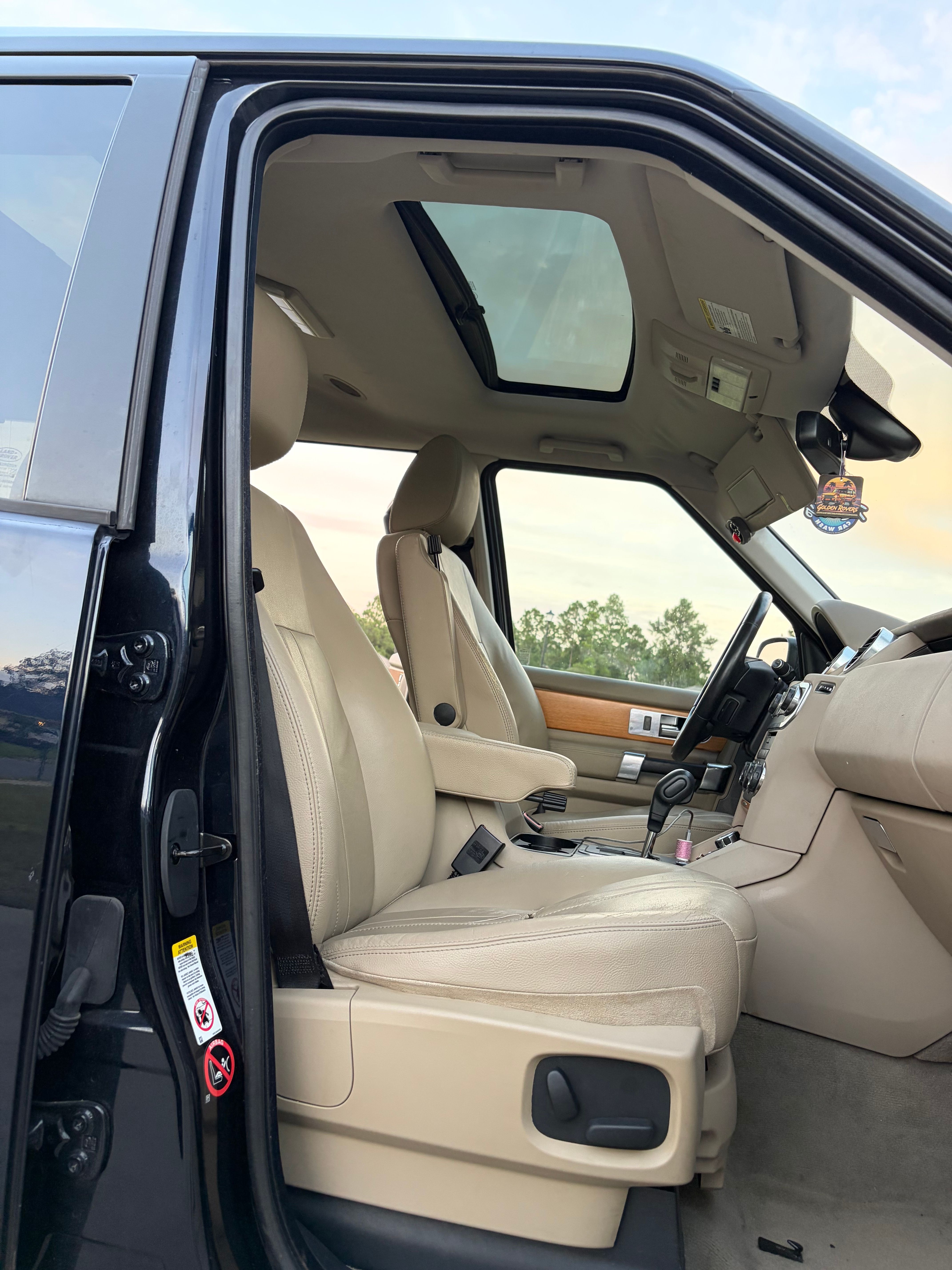 Used 2012 Land Rover LR4 HSE AWD/4WD image 5