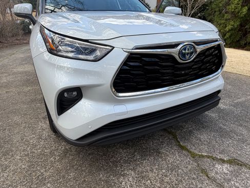 Used 2023 Toyota Highlander Limited image 5