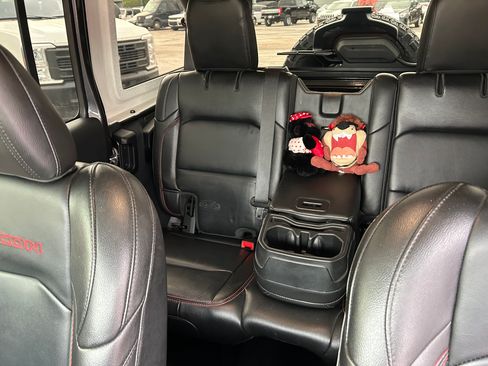 Used 2021 Jeep Wrangler Unlimited Rubicon w/ Xtreme Recon 35" Tire Package image 24