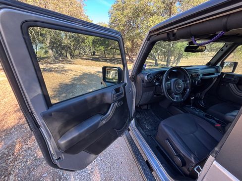 Used 2013 Jeep Wrangler Sport image 18