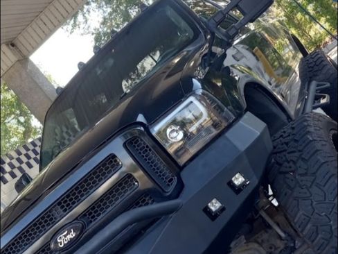 Used 2005 Ford F250 Lariat image 5