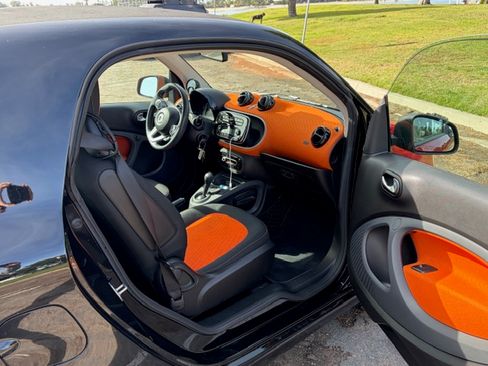 Used 2019 smart fortwo electric drive image 9